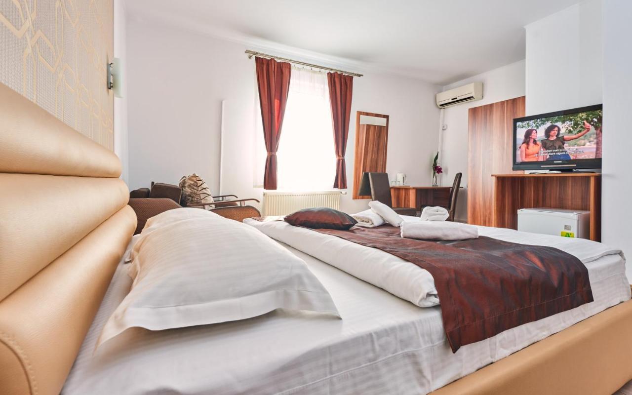 Pension Mora Cluj Napoca Bagian luar foto
